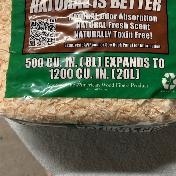 Last Chance! Pine bedding 500 cu in [8L] - Picture 2 of 3